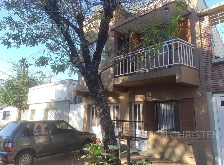 Casa · 115m² · 4 Ambientes · 1 Cochera
