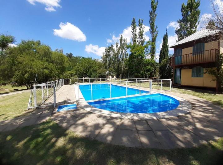 Casa · 574m² · 10 Dormitorios