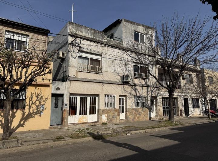 Casa · 150m² · 8 Ambientes