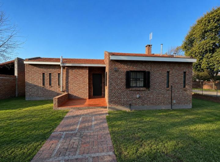 Casa · 145m² · 6 Ambientes · 1 Cochera