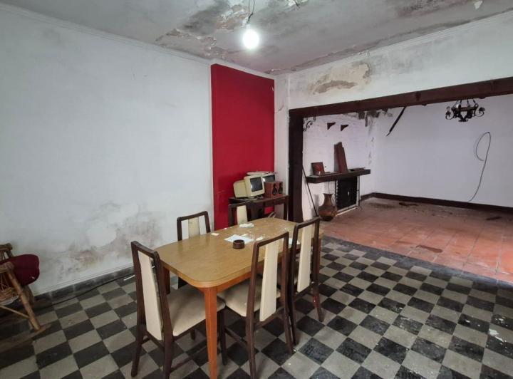 Casa · 163m² · 6 Ambientes · 1 Cochera