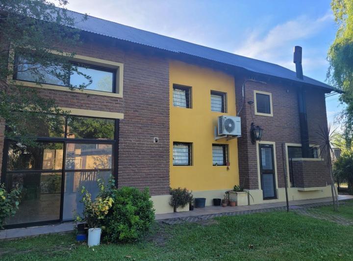 Casa · 100m² · 4 Ambientes · 1 Cochera