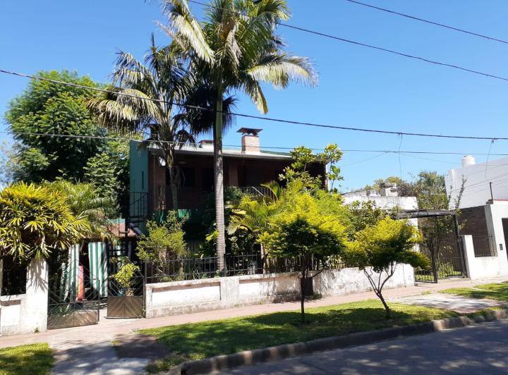 Casa · 180m² · 3 Ambientes · 1 Cochera