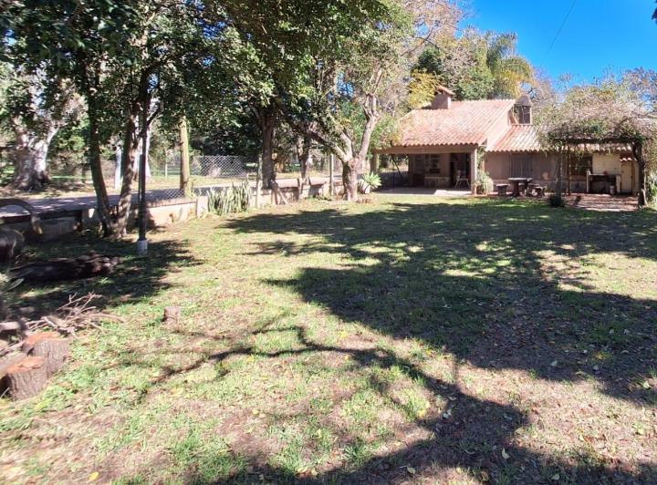 Casa · 215m² · 5 Ambientes · 1 Cochera