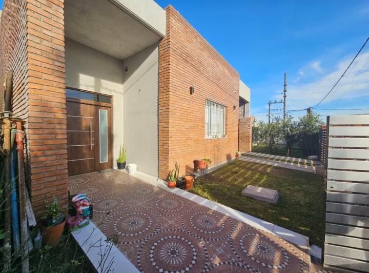 Casa · 294m² · 6 Ambientes · 1 Cochera
