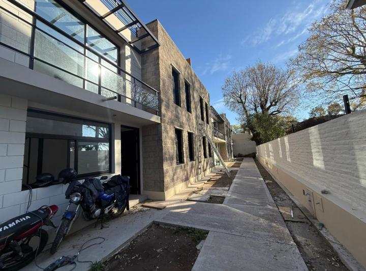 Casa · 90m² · 4 Ambientes · 1 Cochera