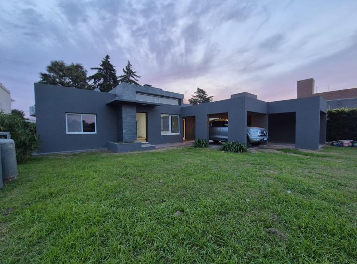 Casa · 630m² · 5 Ambientes · 2 Cocheras