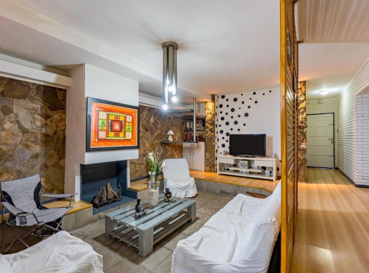 Casa · 74m² · 6 Ambientes · 1 Cochera