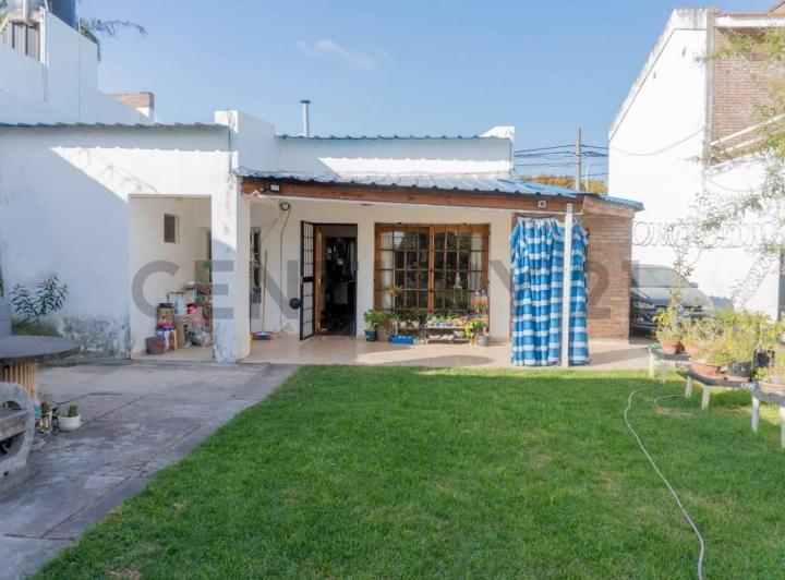 Casa · 120m² · 8 Ambientes