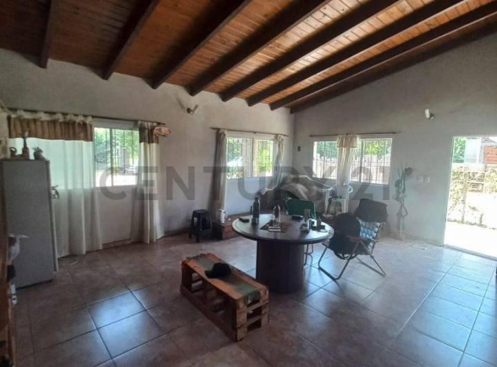 Casa · 70m² · 3 Ambientes · 2 Cocheras