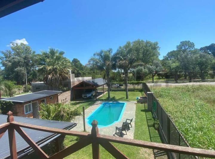 Casa · 300m² · 3 Ambientes · 2 Cocheras