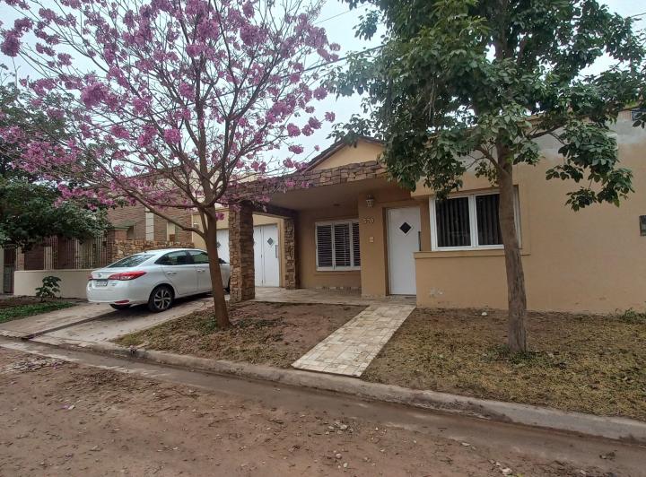 Casa · 220m² · 12 Ambientes · 3 Cocheras