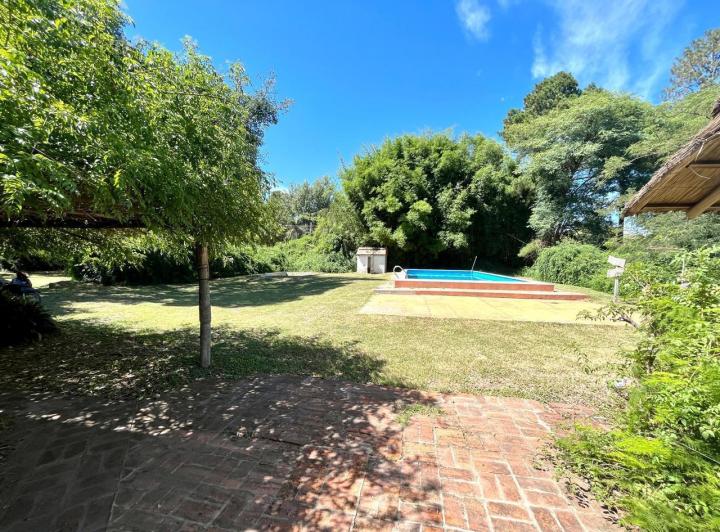 Casa · 3337m² · 6 Ambientes · 5 Cocheras