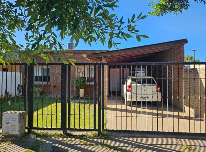 Casa · 126m² · 6 Ambientes · 1 Cochera