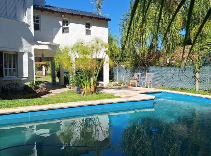 Casa · 361m² · 10 Ambientes · 2 Cocheras
