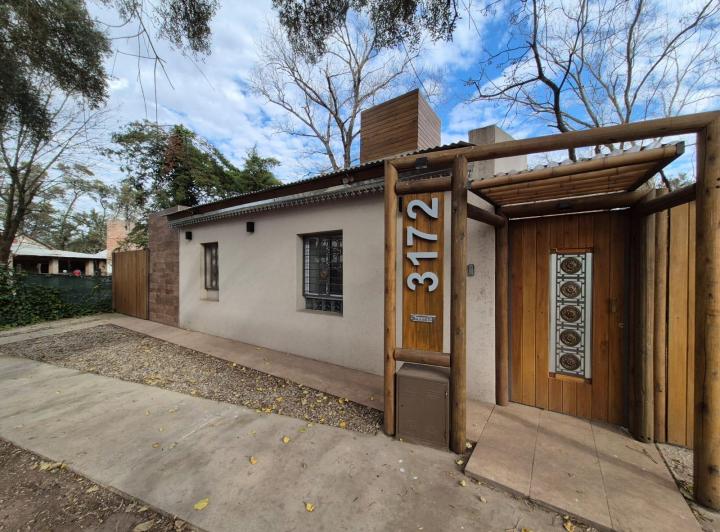 Casa · 160m² · 5 Ambientes · 4 Cocheras