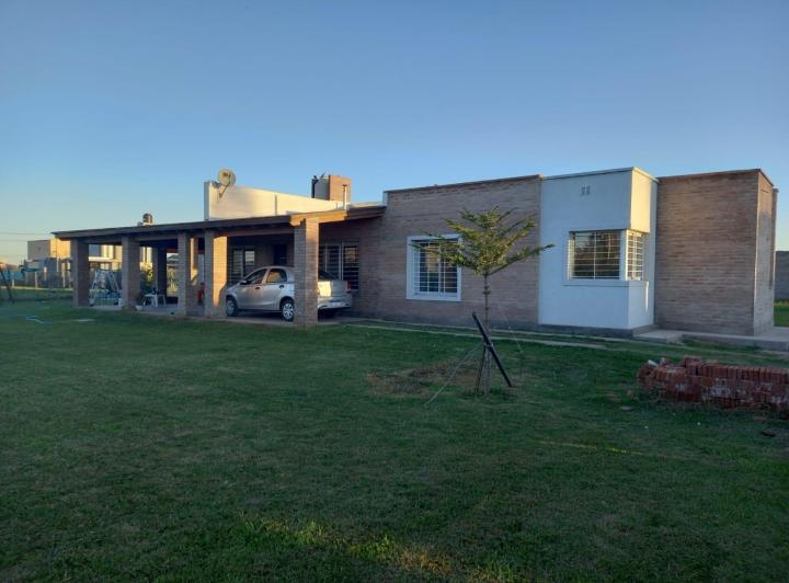 Casa · 134m² · 5 Ambientes · 2 Cocheras