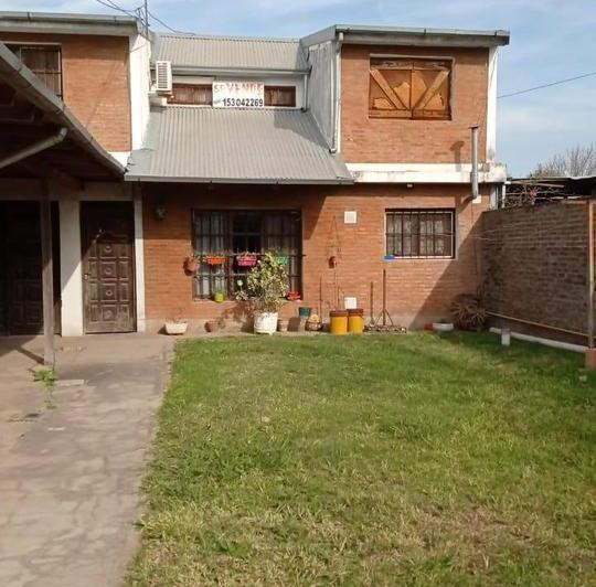 Casa · 211m² · 7 Ambientes · 1 Cochera