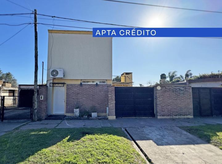 Casa · 281m² · 2 Dormitorios · 2 Cocheras