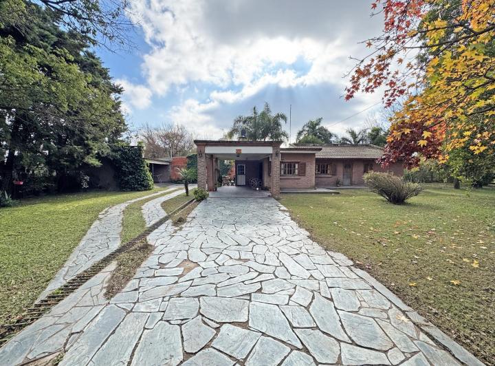 Casa · 150m² · 3 Dormitorios · 3 Cocheras
