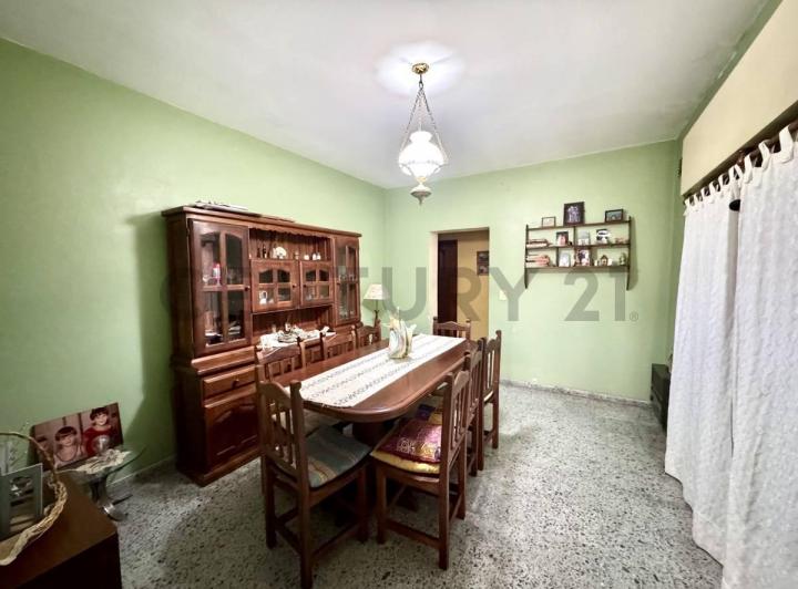 Casa · 95m² · 4 Ambientes · 1 Cochera