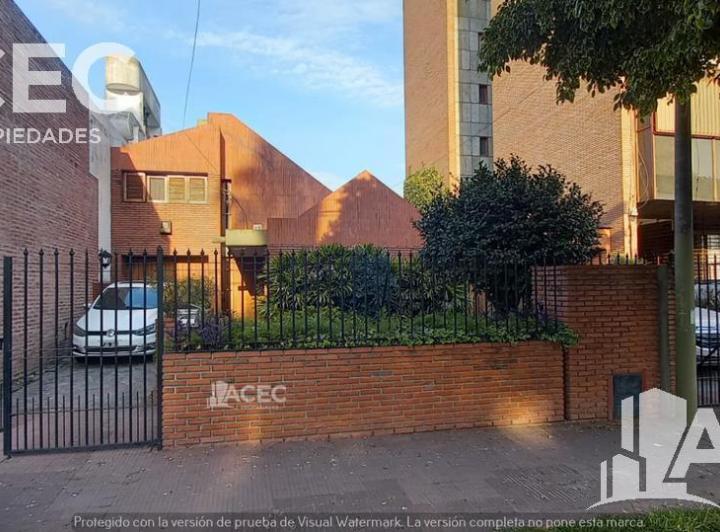 Casa · 400m² · 5 Ambientes · 4 Cocheras