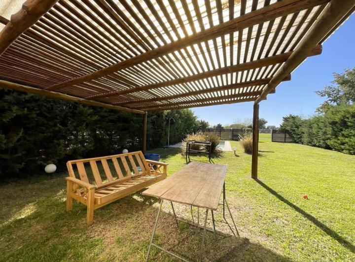 Casa · 150m² · 5 Ambientes · 2 Cocheras