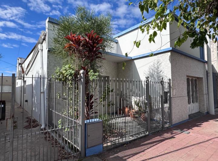 Casa · 145m² · 5 Ambientes · 1 Cochera
