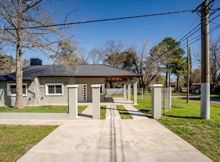 Casa · 100m² · 4 Ambientes · 1 Cochera