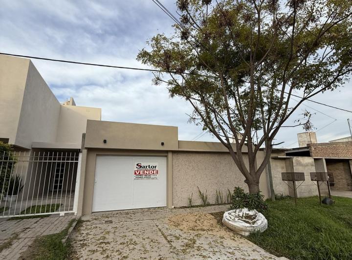 Casa · 82m² · 3 Ambientes · 1 Cochera
