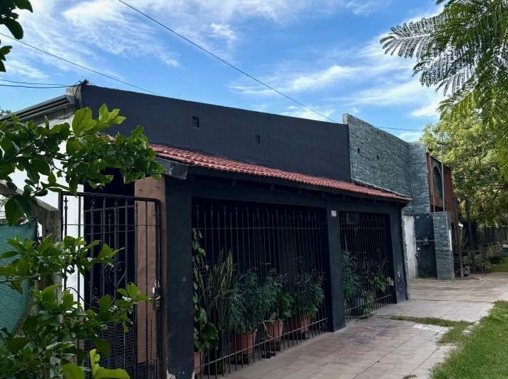Casa · 270m² · 10 Ambientes · 3 Cocheras