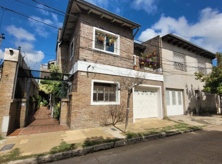 Casa · 96m² · 6 Ambientes · 1 Cochera
