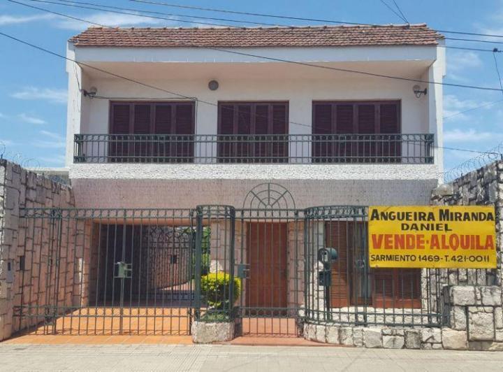 Casa · 250m² · 4 Dormitorios · 1 Cochera