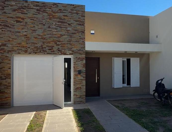 Casa · 114m² · 10 Ambientes · 1 Cochera