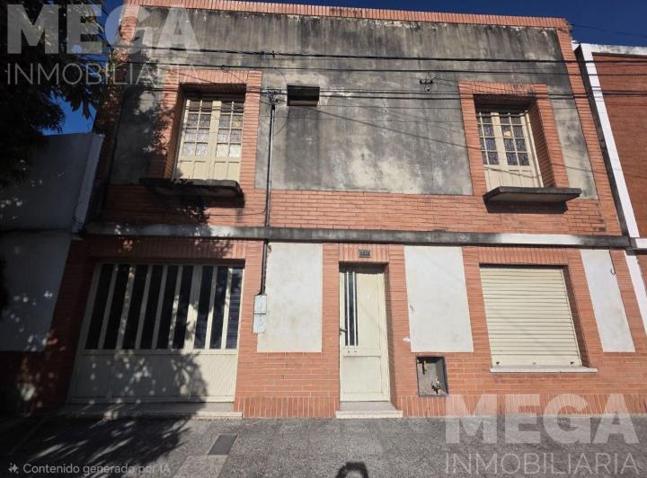 Casa · 112m² · 6 Dormitorios · 1 Cochera