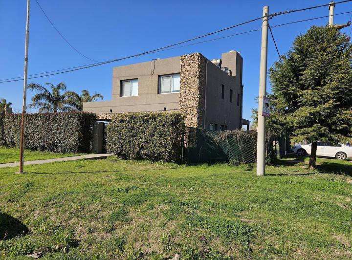 Casa · 133m² · 6 Ambientes · 2 Cocheras