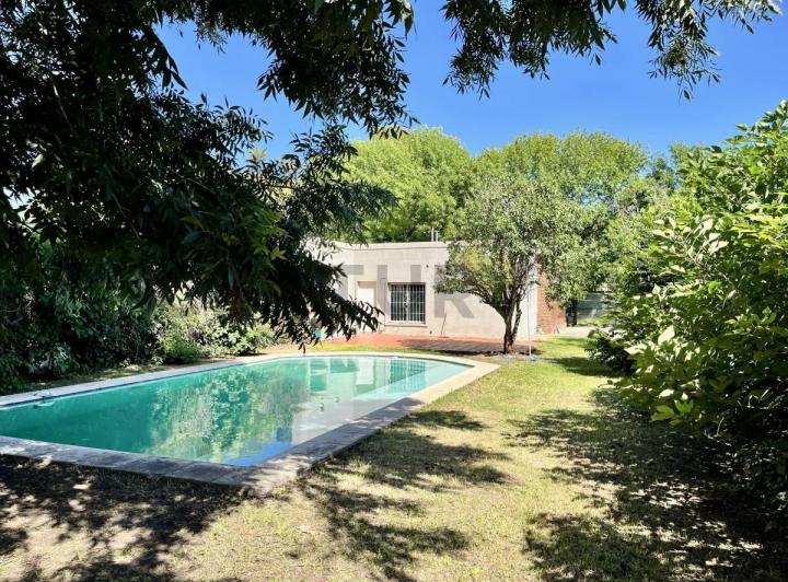 Casa · 78m² · 4 Ambientes · 2 Cocheras