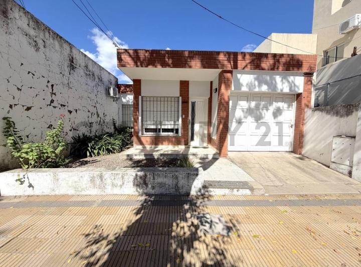 Casa · 103m² · 4 Ambientes · 1 Cochera