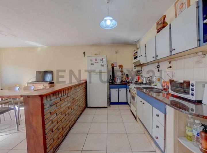 Casa · 171m² · 5 Ambientes · 1 Cochera