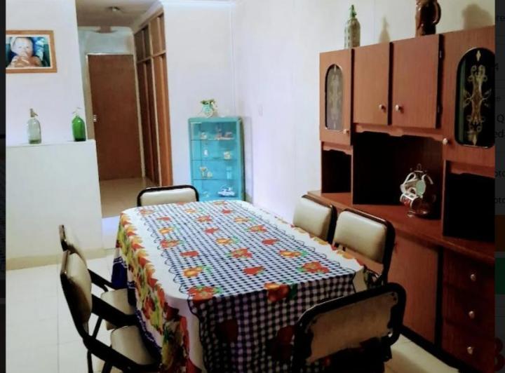 Casa · 80m² · 5 Ambientes · 1 Cochera