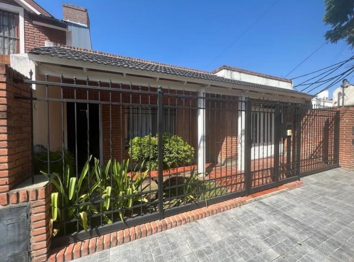 Casa · 148m² · 2 Dormitorios · 1 Cochera