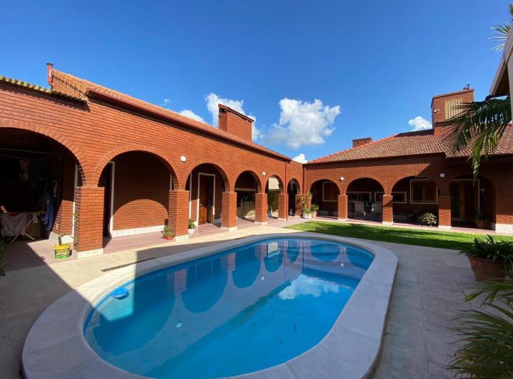 Casa · 347m² · 6 Ambientes