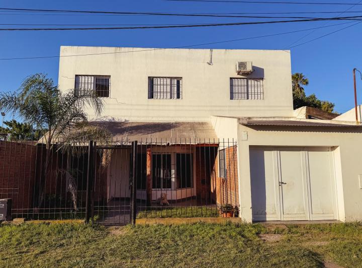 Casa · 195m² · 6 Ambientes · 2 Cocheras