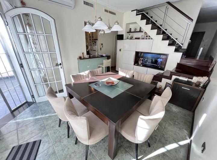 Casa · 177m² · 6 Ambientes · 1 Cochera