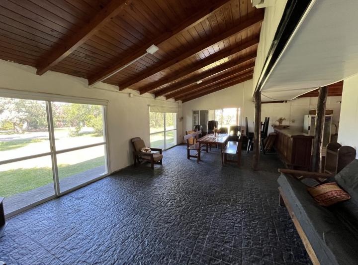 Casa · 93m² · 2 Ambientes · 2 Cocheras