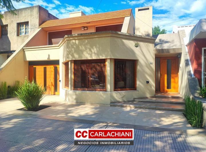 Casa · 271m² · 5 Ambientes · 1 Cochera