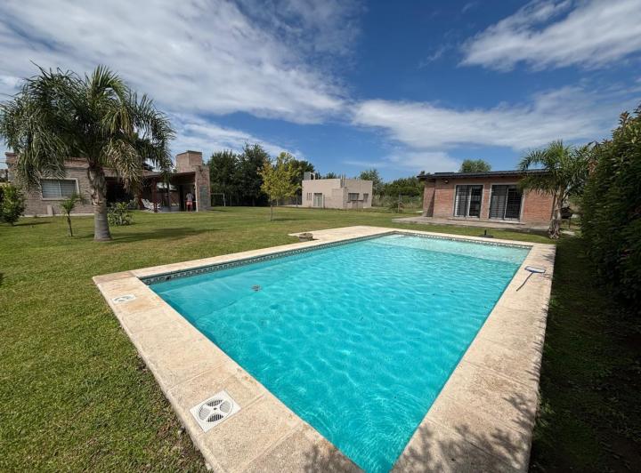 Casa · 1015m² · 2 Dormitorios