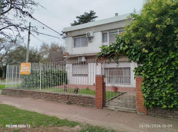 Casa · 91m² · 4 Ambientes · 1 Cochera