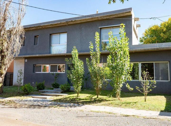 Casa · 235m² · 6 Ambientes