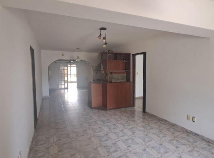 Casa · 177m² · 4 Ambientes · 1 Cochera